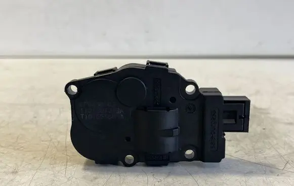 BMW X3 F25 Air flap motor/actuator EFB43603 T1015556H 110120123A