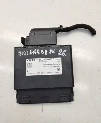 Audi A4 S4 B8 8K Voltage converter/converter module 8K0959663B 8K0959663