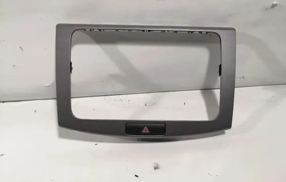 Volkswagen PASSAT B7 Radio/GPS head unit trim 3AA858069H 3AA953509A