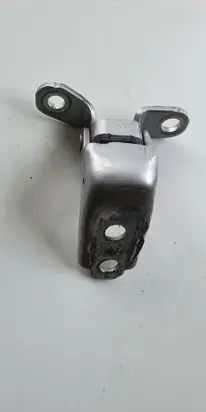 Honda CR-V Front door upper hinge