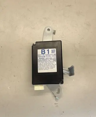 Lexus ES 300h Other control units/modules 897B033050