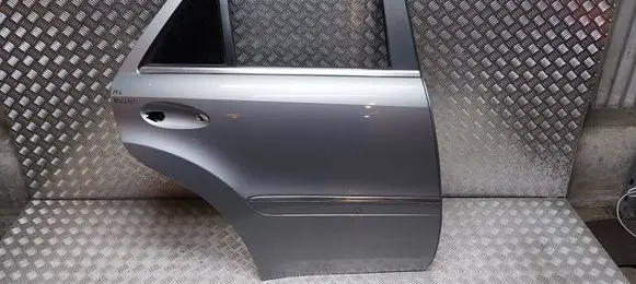 Mercedes-Benz ML W164 Rear door S26378603