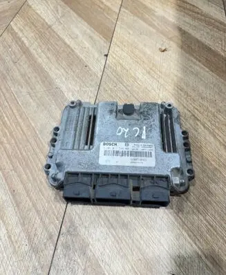 Renault Scenic II - Grand scenic II Engine control unit/module 0281011549 8200370779 8200310863