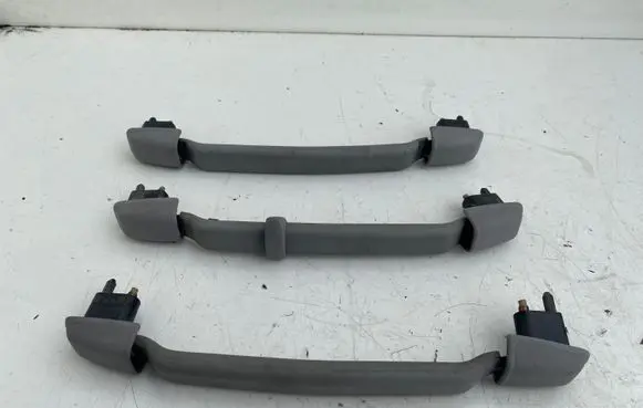 Toyota Avensis T220 A set of handles for the ceiling 