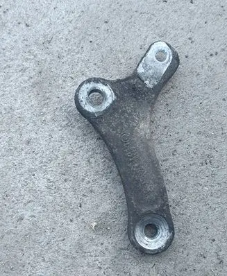 BMW 5 E60 E61 Sway bar bush bracket, front 6758527