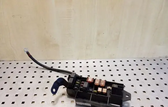 Subaru Forester SF Fuse module 82231FC00079