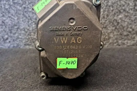 Volkswagen Touran I Throttle valve 03G128063G