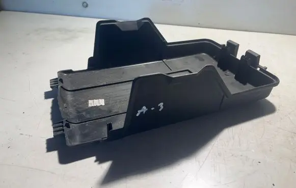 Battery box tray