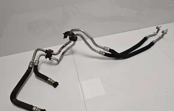 BMW 5 GT F07 Oil cooling pipe 7589528 7589529