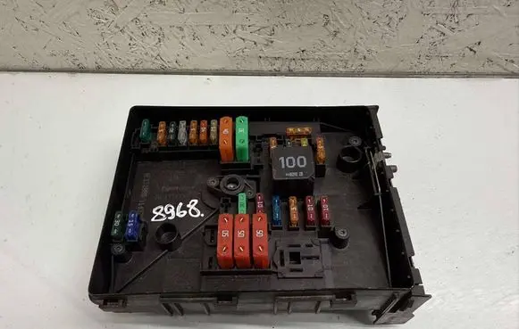 Volkswagen Tiguan Fuse module 1K0937125C