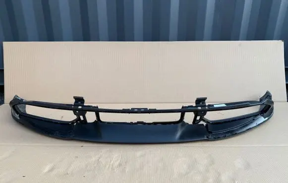 Front bumper lip