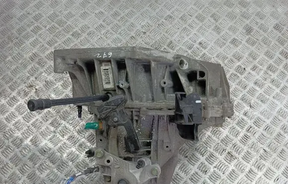 Manual 6 speed gearbox