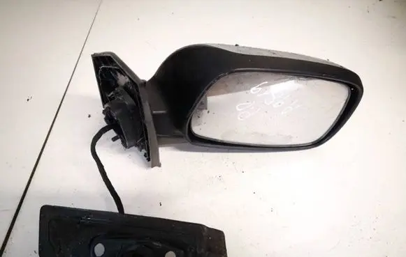 Toyota Corolla E120 E130 Front door electric wing mirror e11015440
