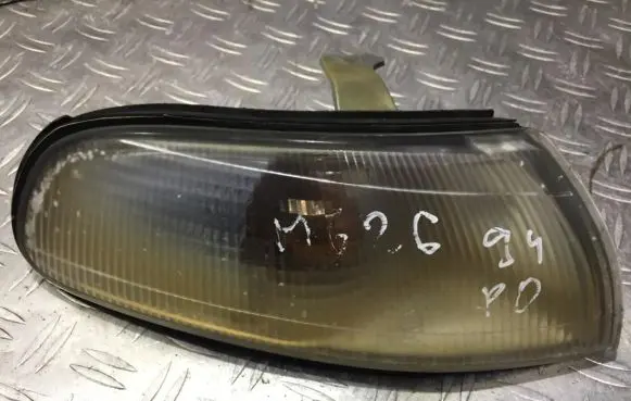 Mazda 626 Front indicator light