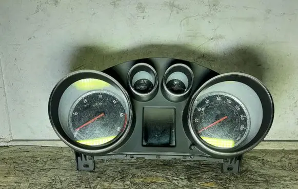 Opel Insignia A Speedometer (instrument cluster) 20970766