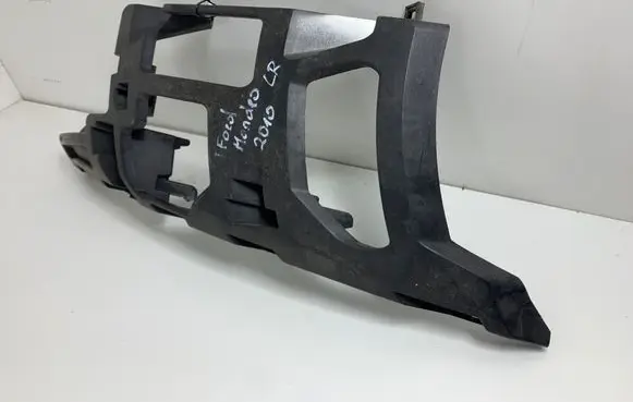 Ford Mondeo Mk III Front bumper mounting bracket 7S7117E856F 7S7117E856