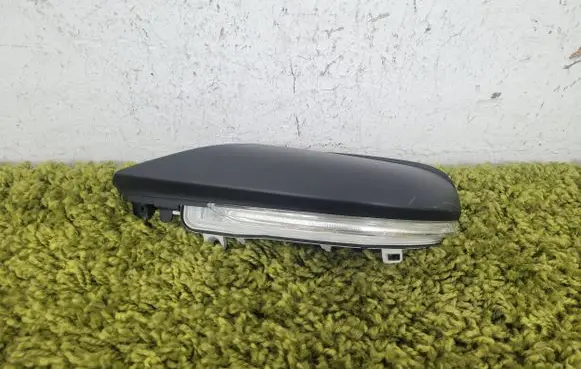 BMW 2 F46 Mirror indicator light 7493898