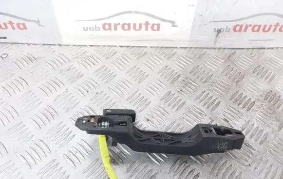Rear door exterior handle/bracket