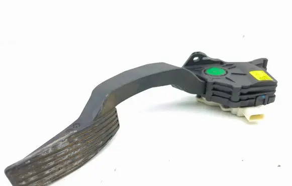 Opel Mokka X Accelerator throttle pedal 95087911 08K18K220181