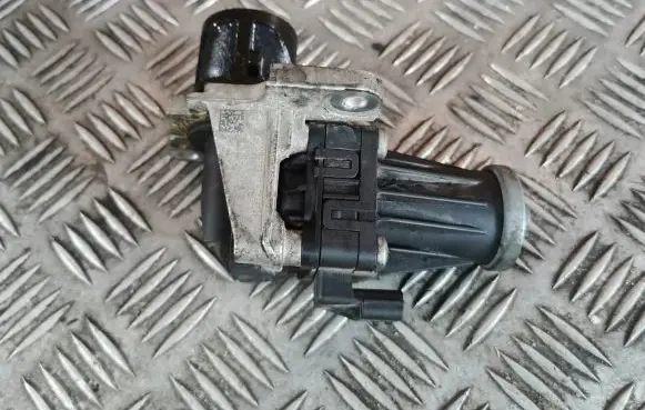 Renault Clio IV EGR valve 147105308R