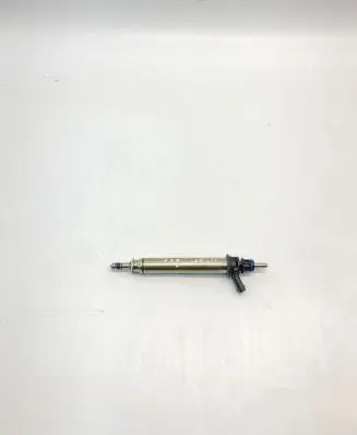 Mercedes-Benz C W205 Fuel injector A2560700187