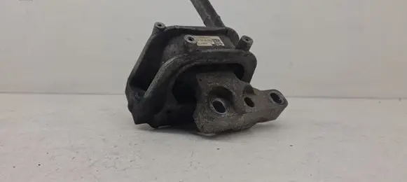 Volkswagen Golf VII Engine mount bracket 5Q0199262