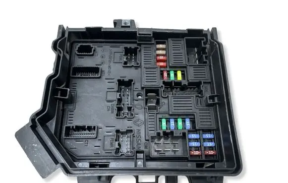 Renault Mégane Renault Sport III (IV Based) Fuse module 284B66727R 2927683253 5AKA12F01