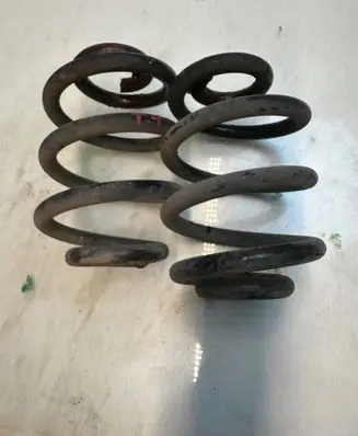 Volkswagen Transporter - Caravelle T4 Rear coil spring 233