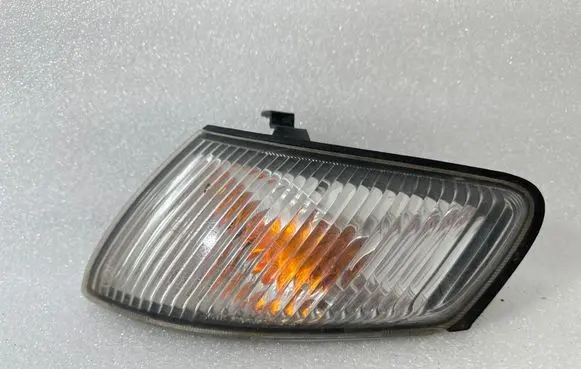 Mazda 626 Front indicator light 21061822