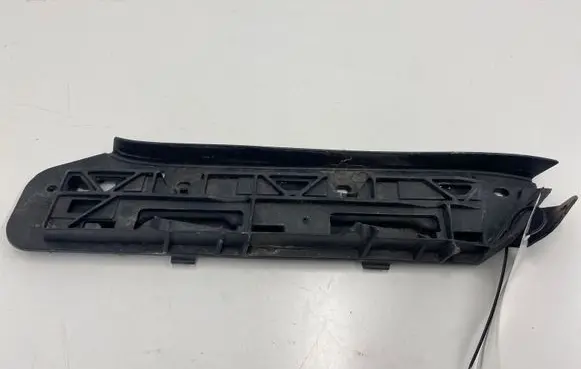Volkswagen Touran I Front bumper mounting bracket 1T0807935