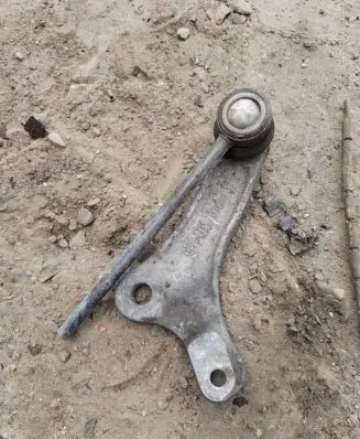 BMW 5 E60 E61 Sway bar bush bracket, front 6758528