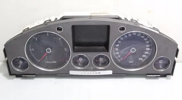Volkswagen Phaeton Clock 3D0920881S