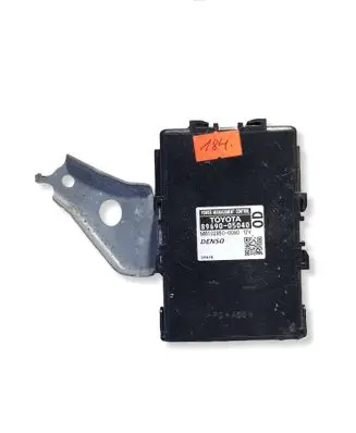 Toyota Avensis T270 Power management control unit 8969005040 MB1028500060