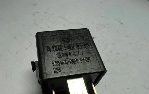 Mercedes-Benz A W169 Other relay A0025421319