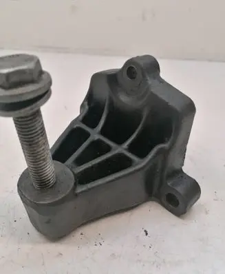 Opel Vivaro Gearbox mounting bracket 8200003829 91165625700