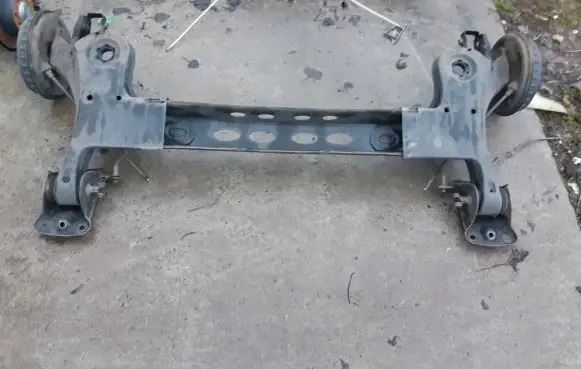Volkswagen Polo VI Rear axle beam 