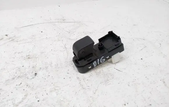 Mazda 3 III Electric window control switch K0021