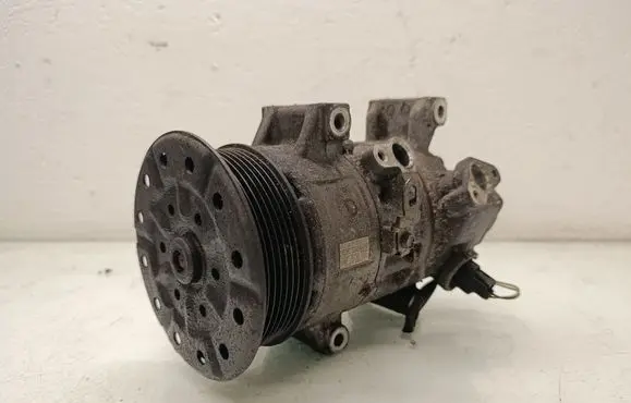 Toyota Avensis T270 Air conditioning (A/C) compressor (pump) 5SE12C