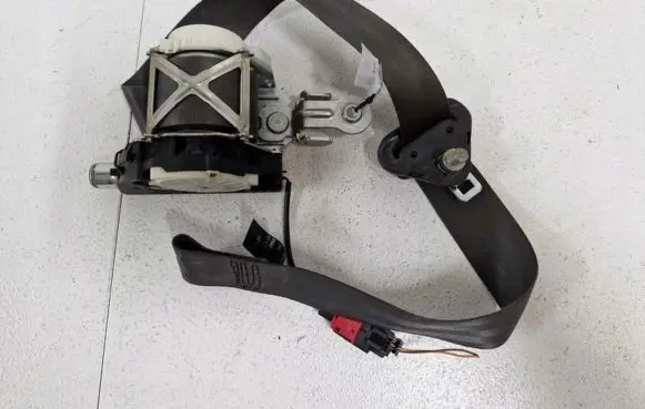 Renault Clio III Front seatbelt 838223G34026423