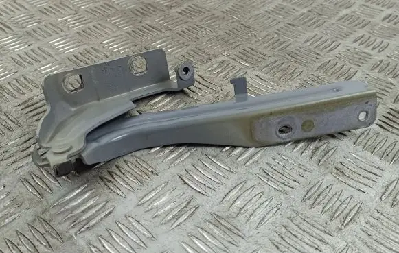 Nissan Qashqai J12 Engine bonnet/hood hinges