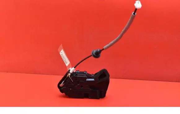 Skoda Octavia Mk3 (5E) Front door lock B6A-5TB837016A