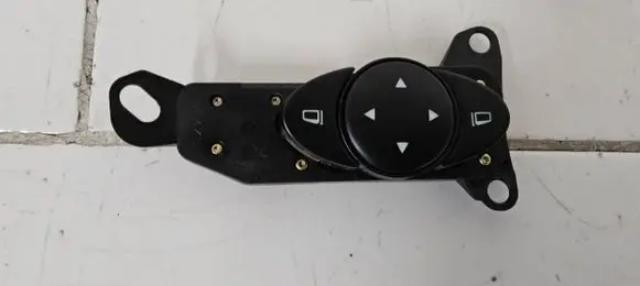 Mercedes-Benz E W211 Wing mirror switch 2118202110 03211000