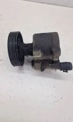Renault Scenic I Power steering pump 7700415198 26058572 7700417308