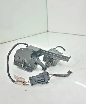BMW 5 E39 Tailgate window lock/catch/latch 8238469