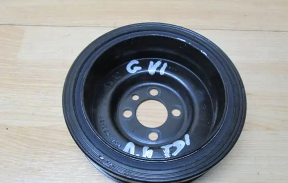 Volkswagen Golf VI Crankshaft pulley