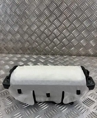 Volkswagen Touareg II Passenger airbag 7P6880204F