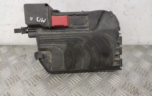 Mercedes-Benz A W176 Fuse box cover A2465400182