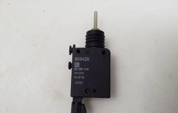 Opel Zafira A Fuel tank cap lock 90589918