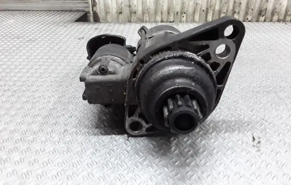 Volkswagen Caddy Starter motor 02Z911023H