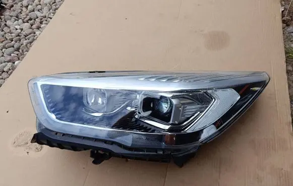 Ford Kuga II Headlight/headlamp GV4112D155AJ